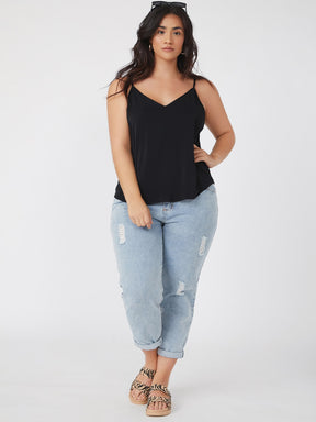 Blusa Plus Size Simples e Casual com Decote de Regata