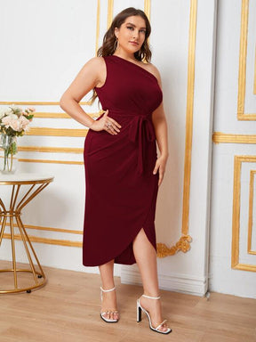 Vestido Plus Size Assimétrico com Cinto e Estilo Envelope, Simples e Elegante