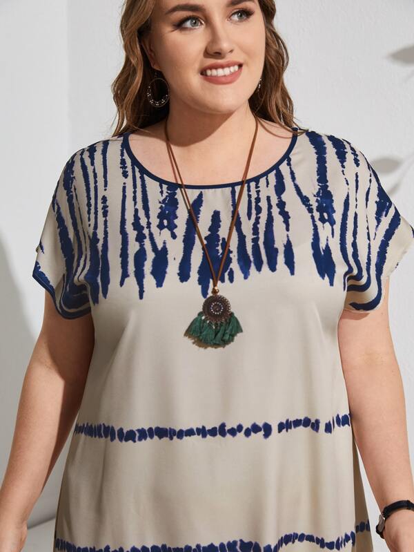 Vestido Plus Size Boho com Estampa Tie-Dye Estilo Túnica