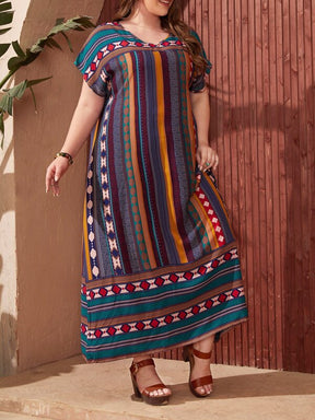 Vestido Plus Size Boho com Estampa Geométrica