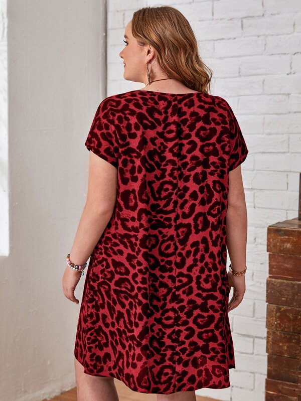 Vestido Plus Size Casual com Estampa de Leopardo e Manga Morcego