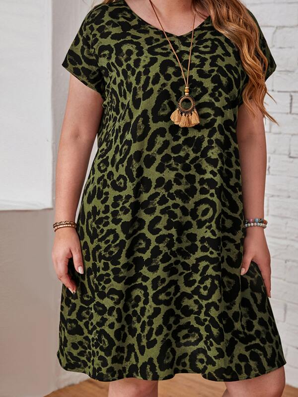 Vestido Plus Size Casual com Estampa de Leopardo e Manga Morcego