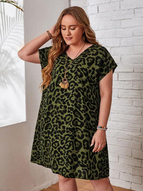 Vestido Plus Size Casual com Estampa de Leopardo e Manga Morcego