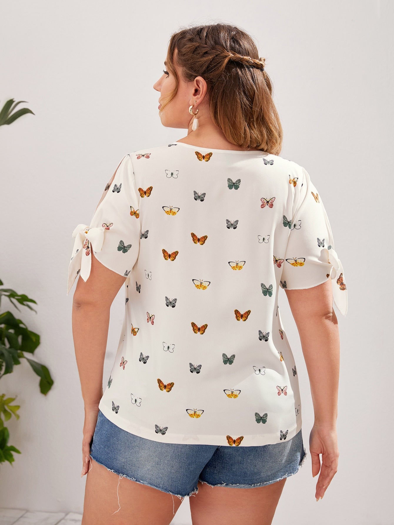 Blusa Plus Size Casual com Nó Lateral, Estampa de Borboleta e Detalhes Divididos