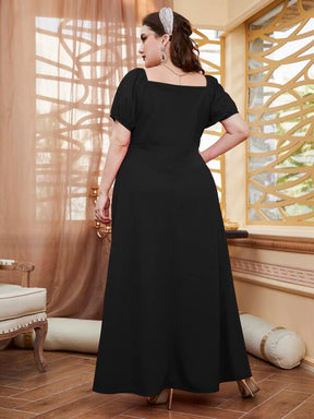 Vestido Plus Size Simples e Elegante com Abertura Lateral