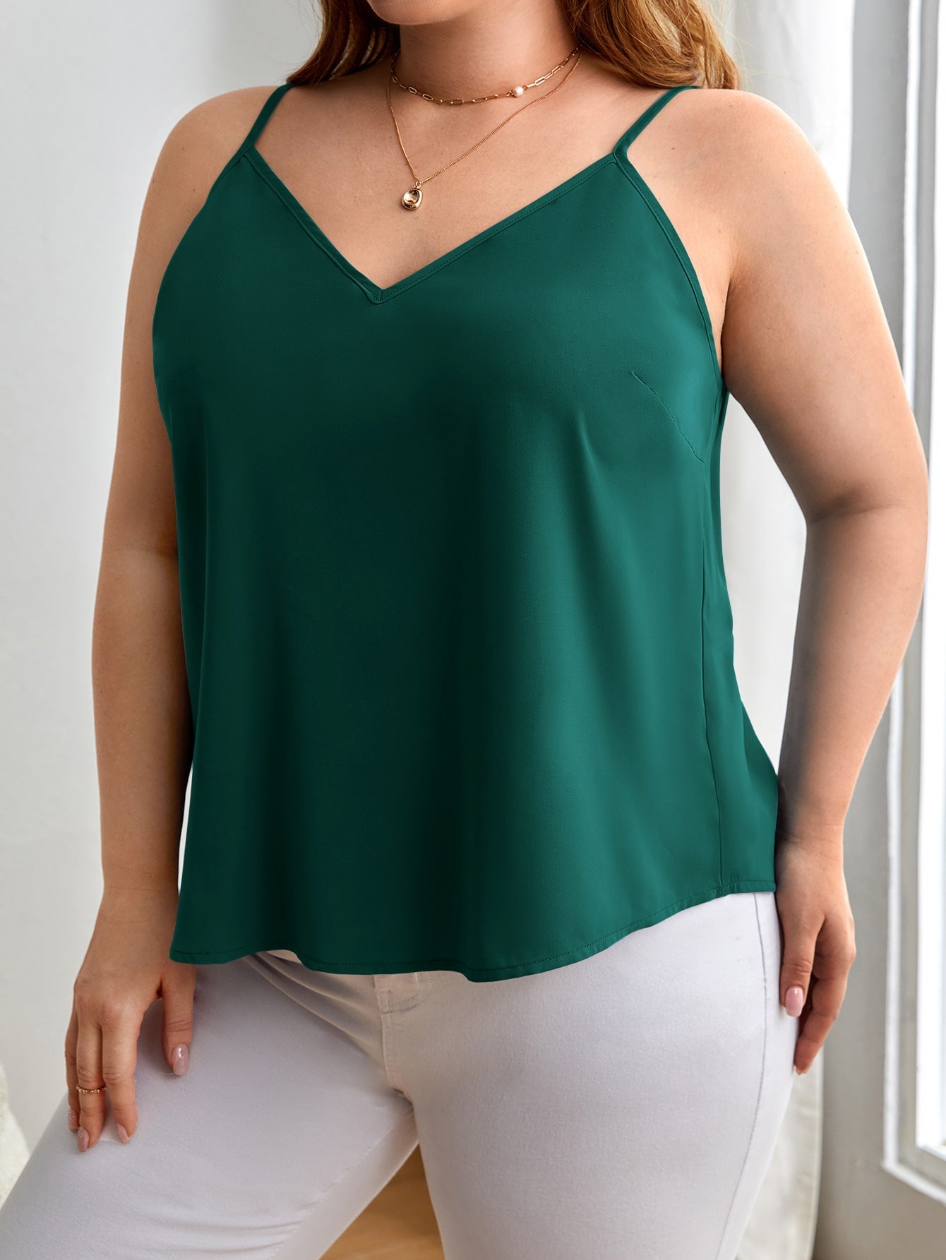 Blusa Plus Size Simples e Casual com Decote de Regata