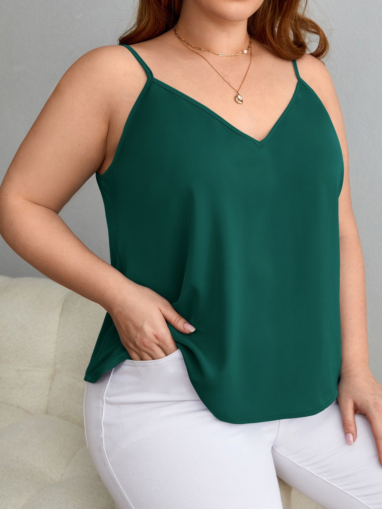 Blusa Plus Size Simples e Casual com Decote de Regata