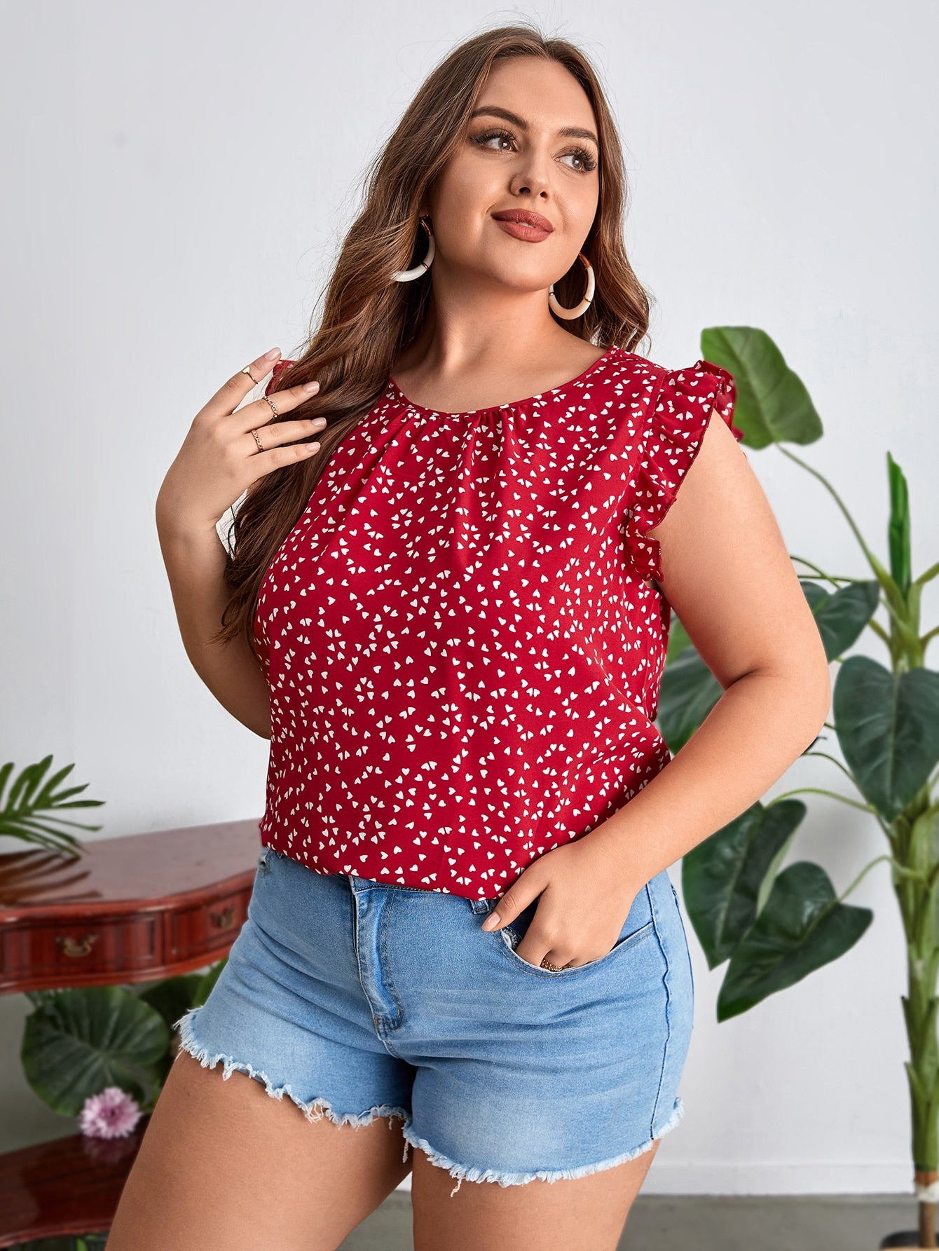 Blusa Plus Size com Estampa de Coração com Manga Esvoaçante e Detalhe Plissado