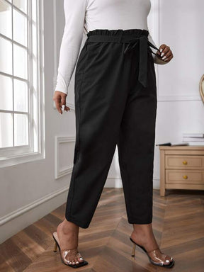 Calça Plus Size Estilo Saco de Papel com Cinto