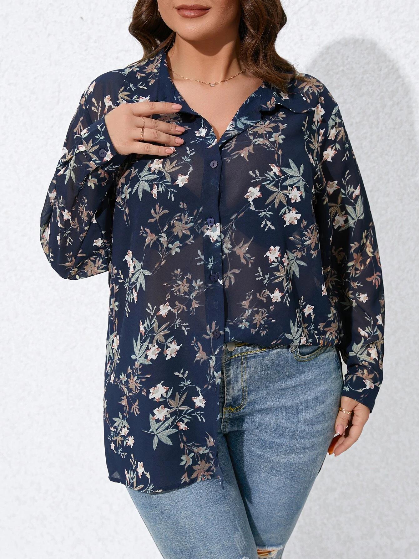 Camisa Plus Size com Decote em V e Estampa Floral de Manga Longa