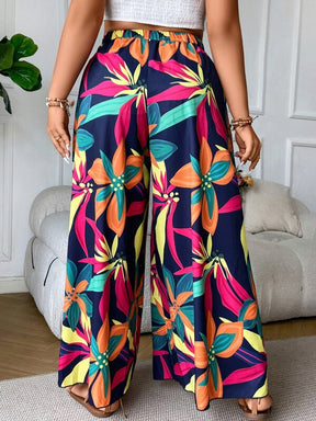 Calça Plus Size de Pernas Largas com Estampa Floral