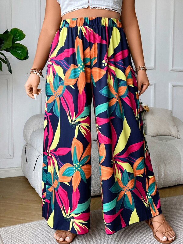 Calça Plus Size de Pernas Largas com Estampa Floral