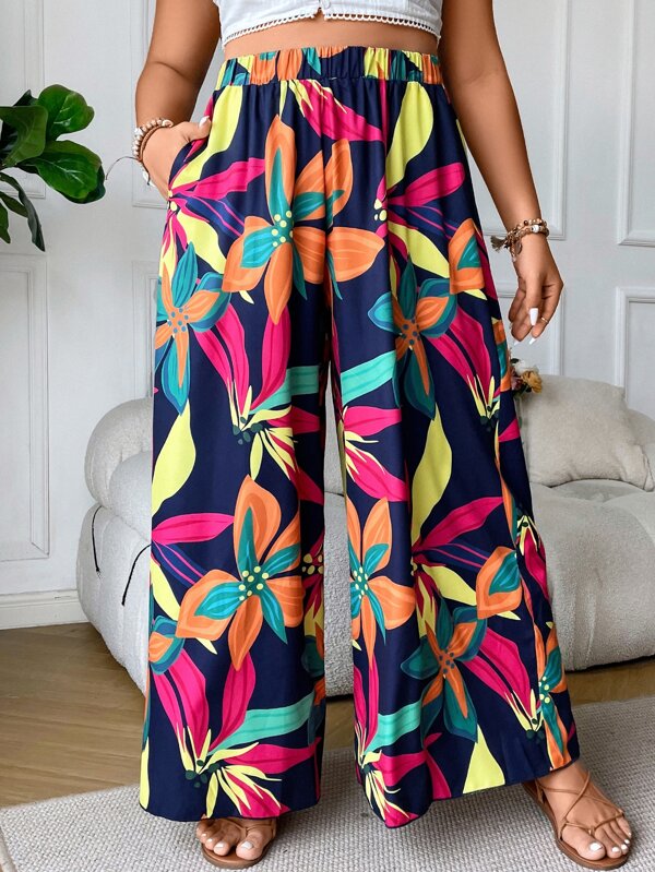 Calça Plus Size de Pernas Largas com Estampa Floral