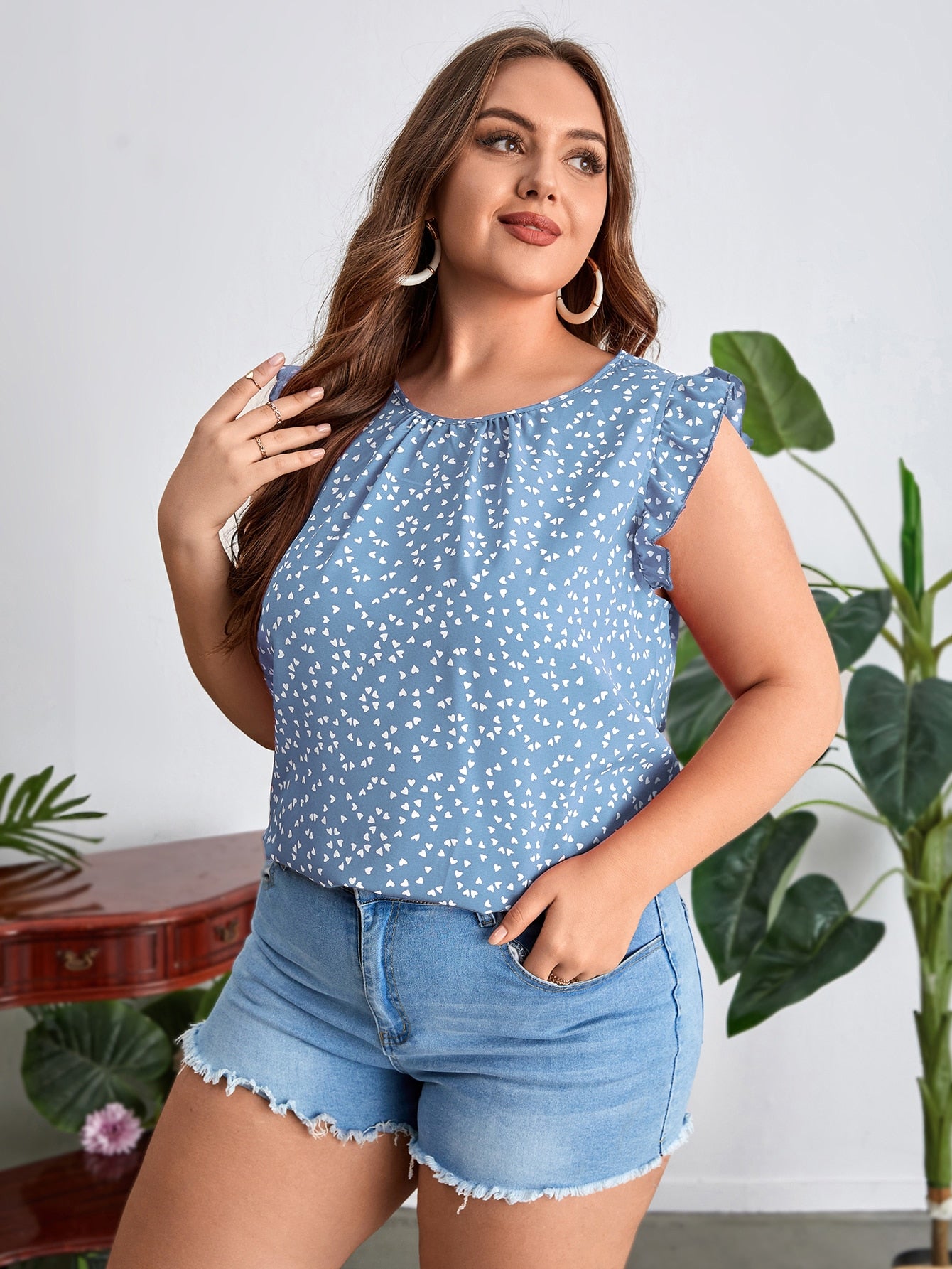 Blusa Plus Size com Estampa de Coração com Manga Esvoaçante e Detalhe Plissado