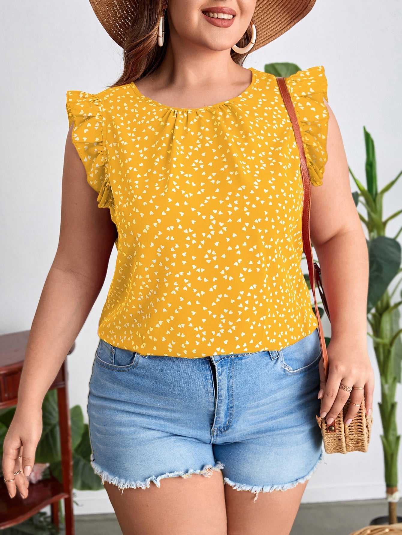 Blusa Plus Size com Estampa de Coração com Manga Esvoaçante e Detalhe Plissado