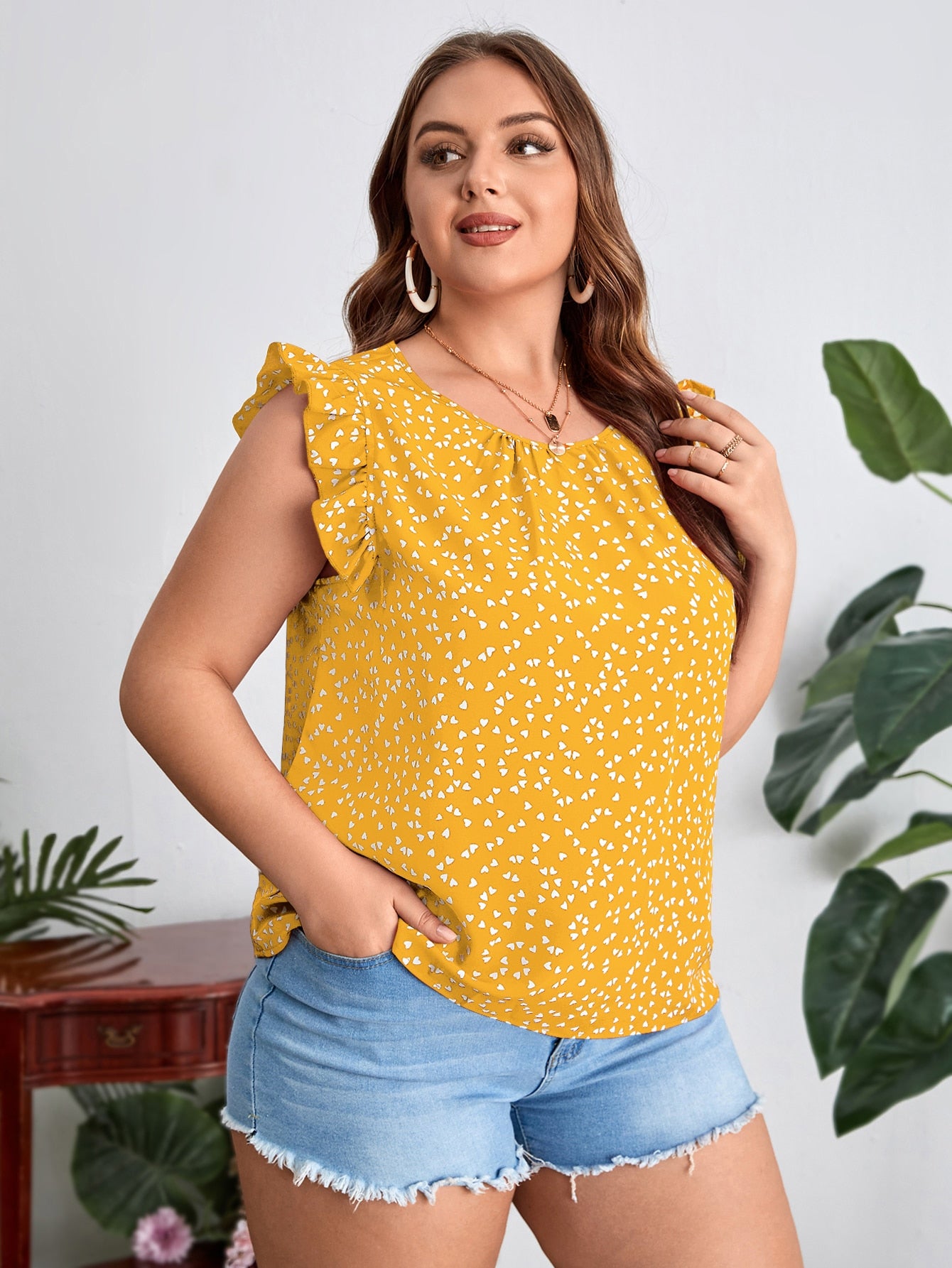 Blusa Plus Size com Estampa de Coração com Manga Esvoaçante e Detalhe Plissado