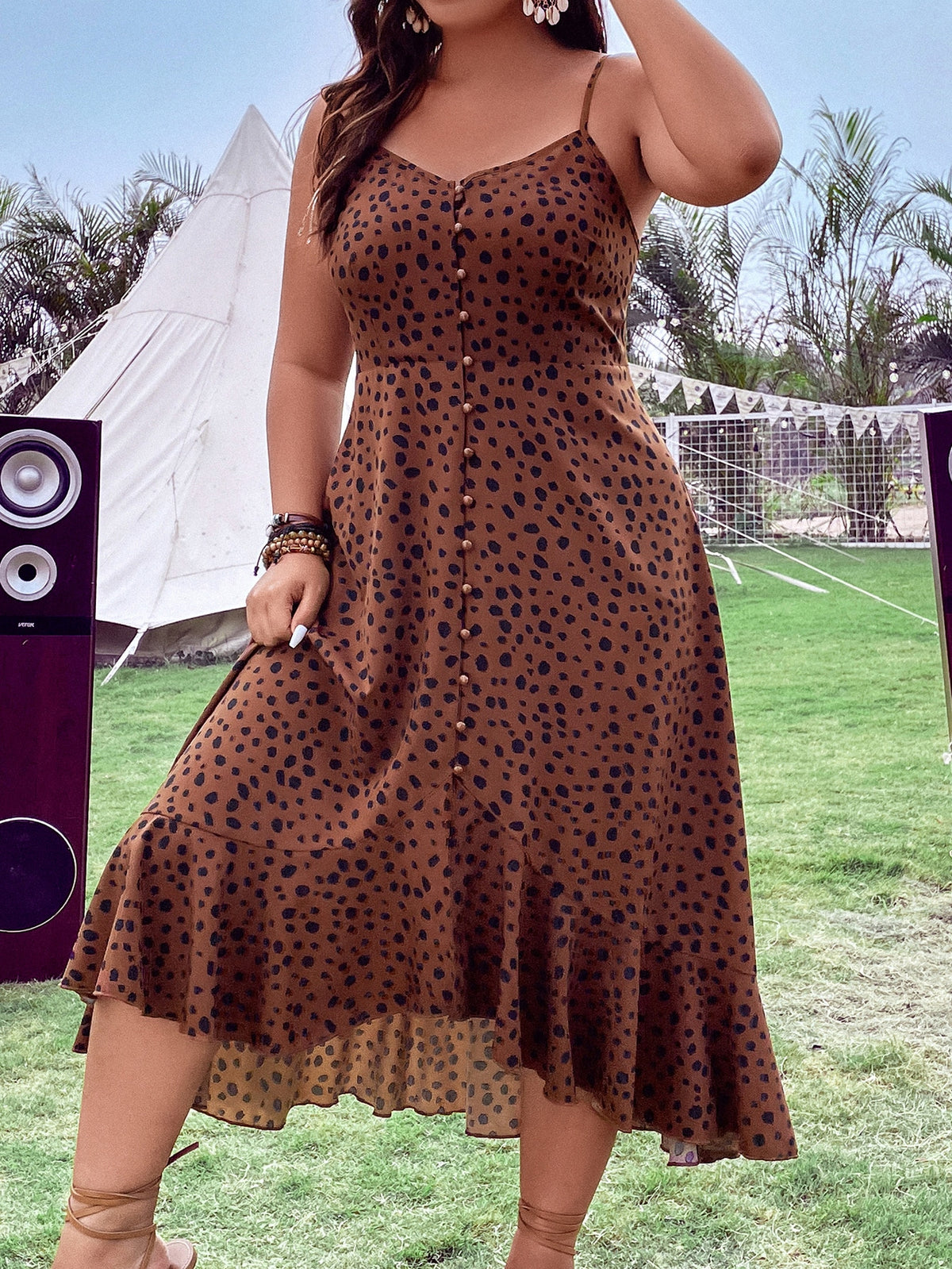 Vestido Plus Size com Estampa Dálmata e Bainha com Babado