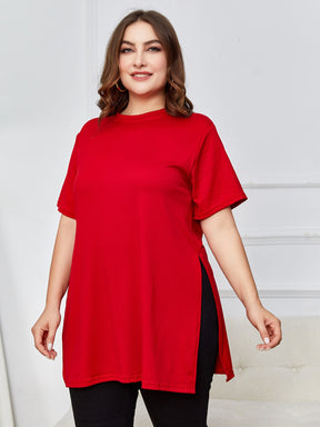 Camiseta Plus Size Simples com Bainha Dividida e Manga Curta