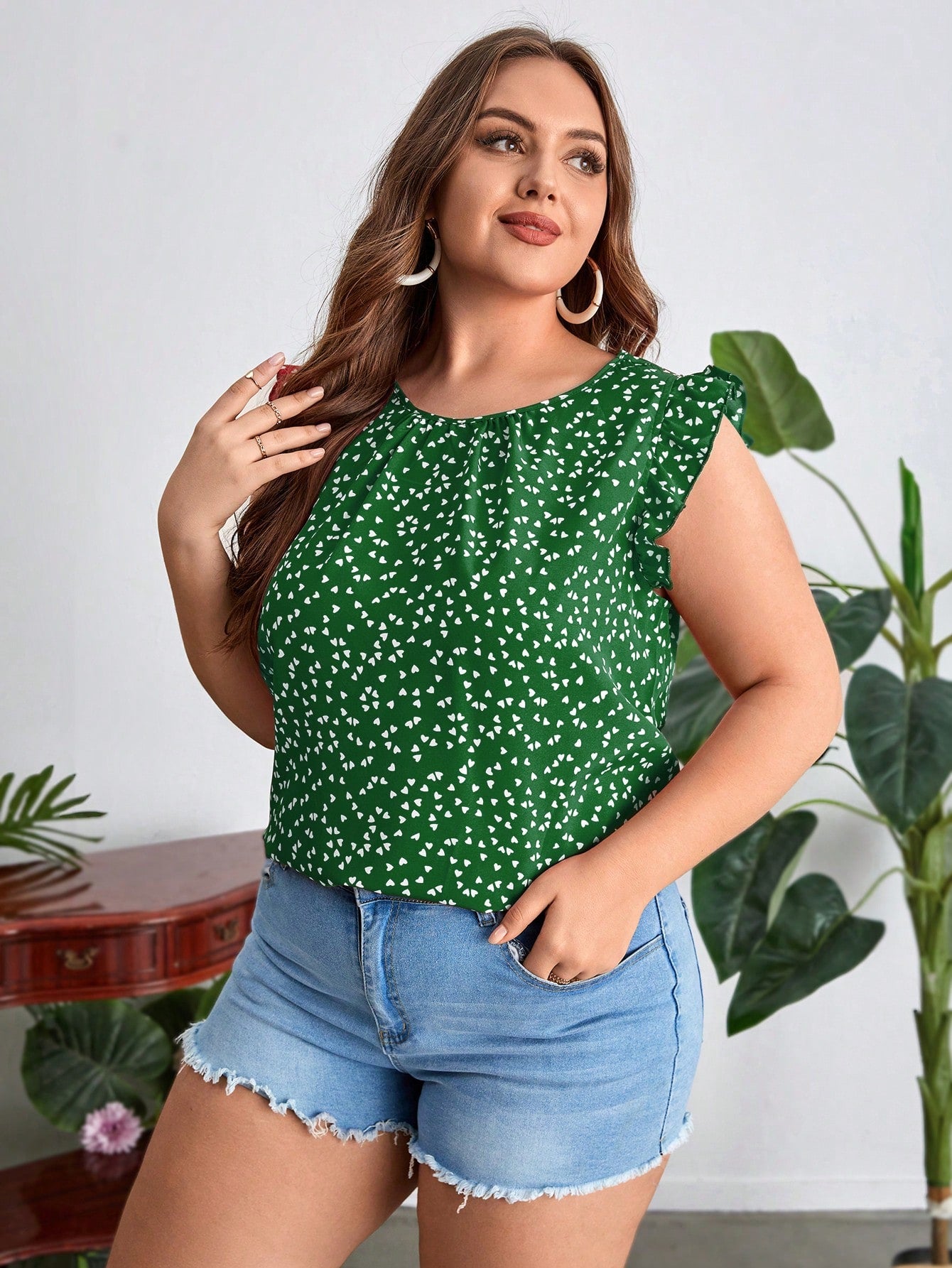 Blusa Plus Size com Estampa de Coração com Manga Esvoaçante e Detalhe Plissado