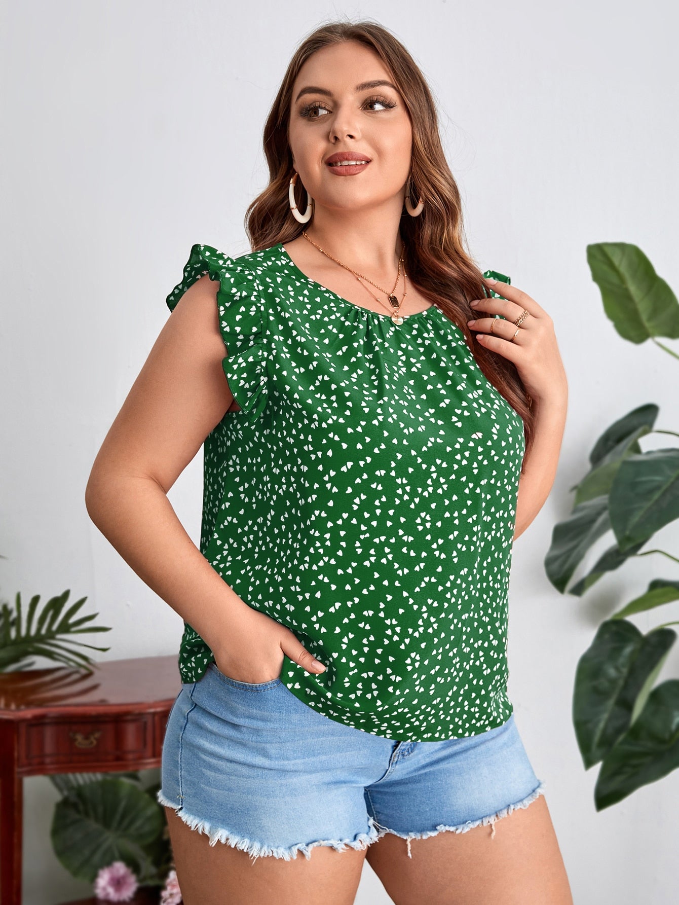 Blusa Plus Size com Estampa de Coração com Manga Esvoaçante e Detalhe Plissado