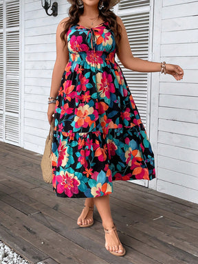 Vestido Plus Size com Estampa Floral, Amarração Frontal e Bainha com Babado