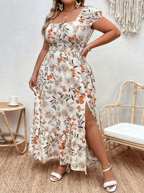 Vestido Plus Size com Estampa Floral Total, Bainha com Babado e Fenda na Coxa