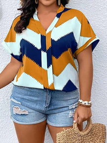 Blusa Plus Size com Estampa Chevron e Manga de Asa de Morcego