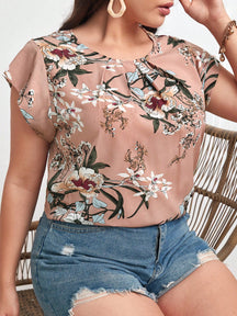 Blusa Plus Size com Estampa Floral e Manga de Borboleta