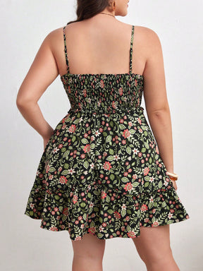 Vestido Plus Size com Frente Amarrada, Estampa Floral e Borda com Babado