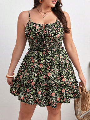 Vestido Plus Size com Frente Amarrada, Estampa Floral e Borda com Babado