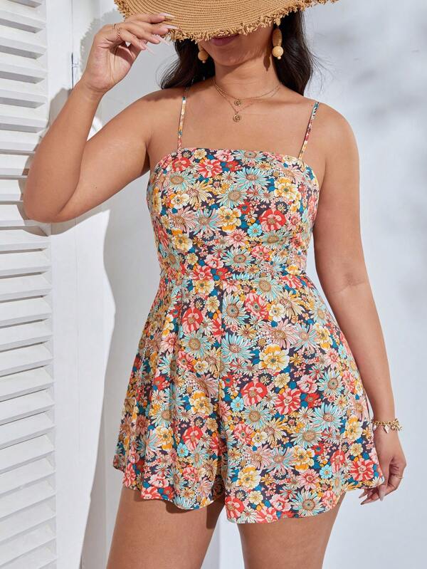 Macaquinho Plus Size Retrô com Estampa Floral sem Mangas