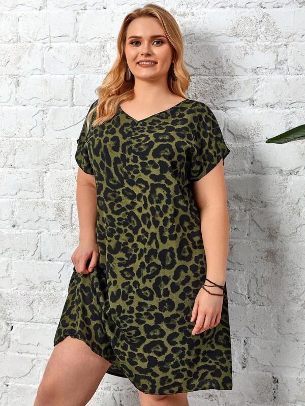 Vestido Plus Size Casual com Estampa de Leopardo e Manga Morcego