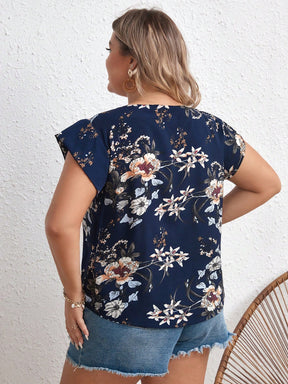 Blusa Plus Size com Estampa Floral e Manga de Borboleta