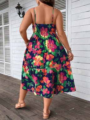 Vestido Plus Size com Estampa Floral, Amarração Frontal e Bainha com Babado