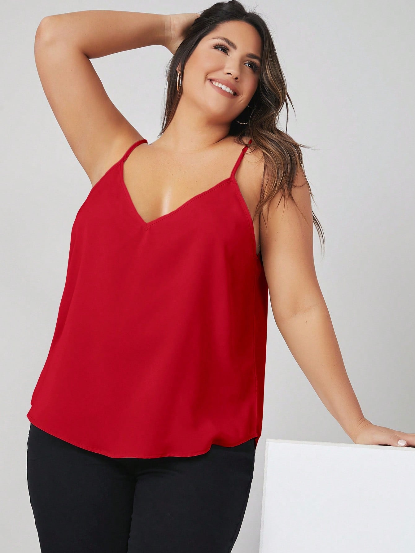 Blusa Plus Size Simples e Casual com Decote de Regata