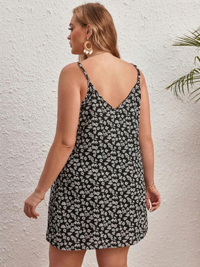 Vestido Plus Size Francês com Estampa Floral e Alças Finas - Primavera/Verão