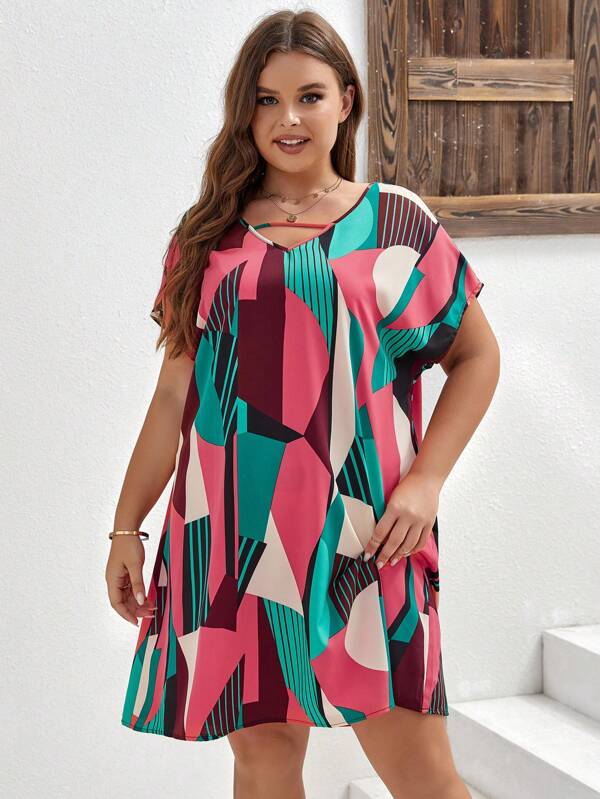 Vestido Plus Size de Túnica com Estampa Geométrica e Manga de Asa de Morcego