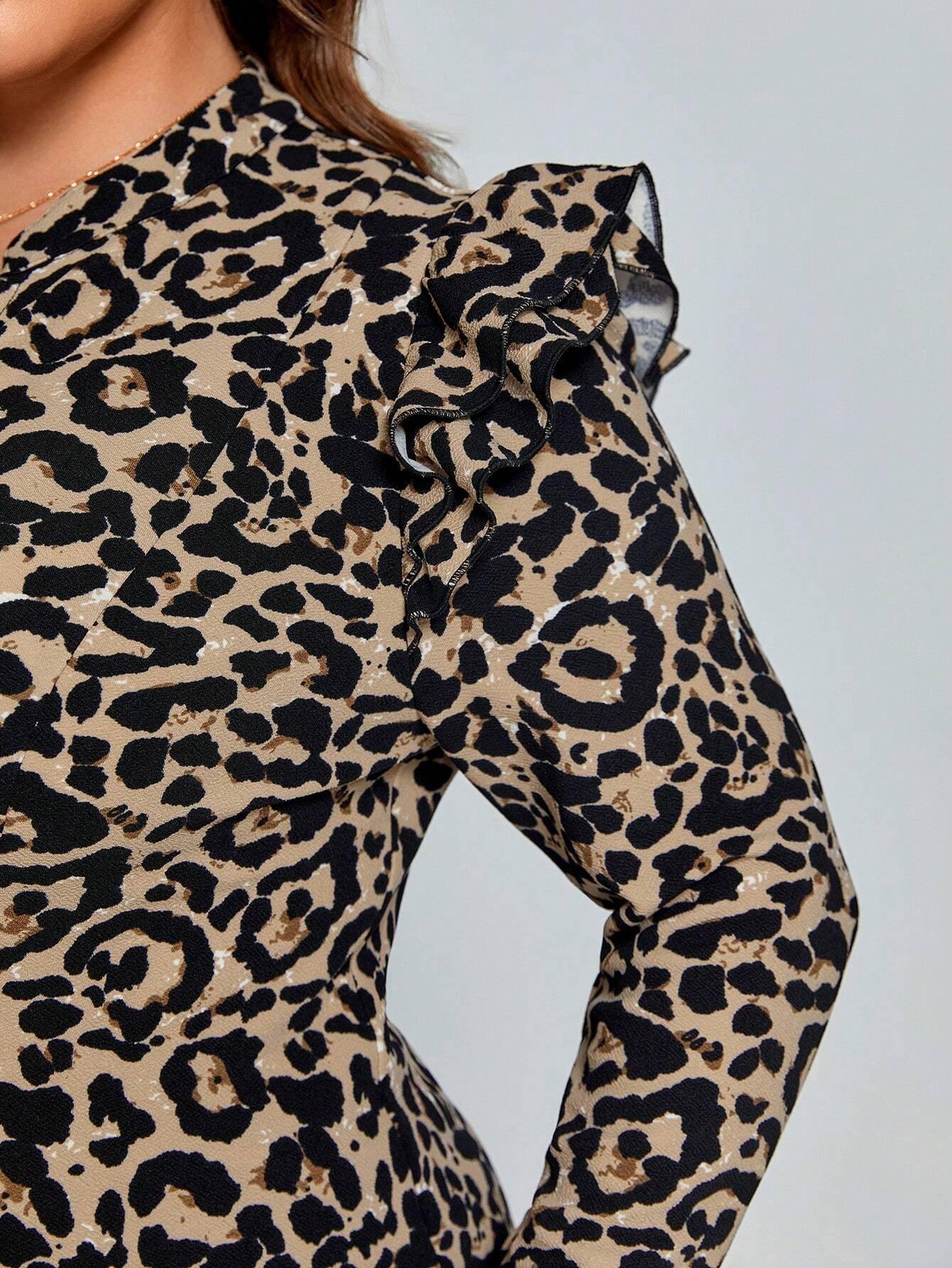 Casaco Plus Size com Estampa de Leopardo e Zíper Frontal