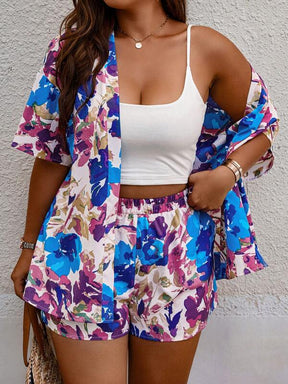 Conjunto Plus Size Blusa com Frente Aberta e Shorts com Estampa Floral