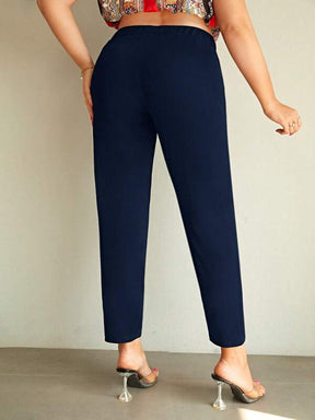 Calça Plus Size Simples com Bainha Dividida