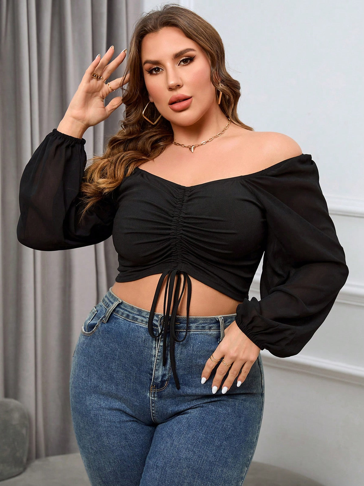 Top Crop Plus Size Fora do Ombro com Cordão Frontal