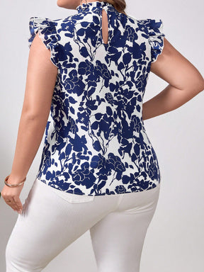 Blusa Plus Size com Estampa Floral, Acabamento de Babados e Gola Simulada