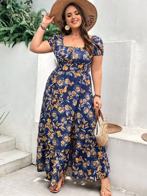 Vestido Plus Size com Estampa Floral Total, Bainha com Babado e Fenda na Coxa