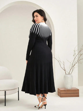 Vestido Suéter Plus Size com Detalhe de Pérola e Bloco de Cor