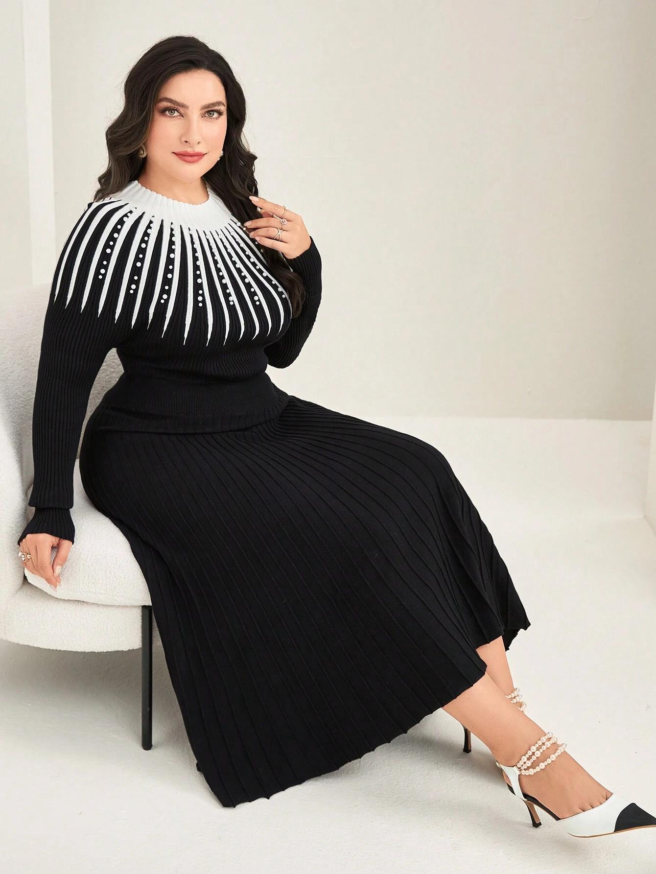 Vestido Suéter Plus Size com Detalhe de Pérola e Bloco de Cor