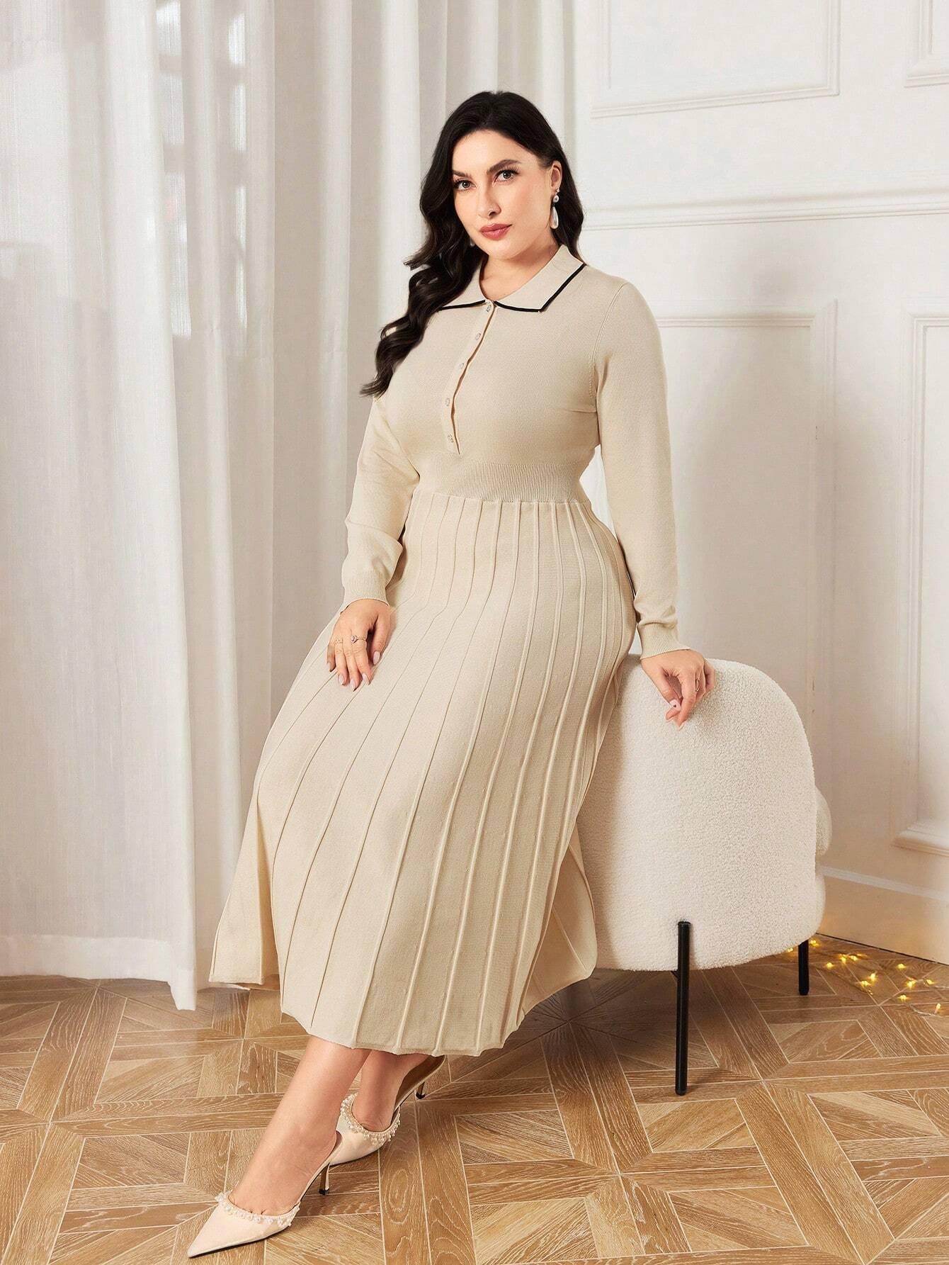 Vestido Plus Size de Malha com Gola Polo e Bainha Plissada