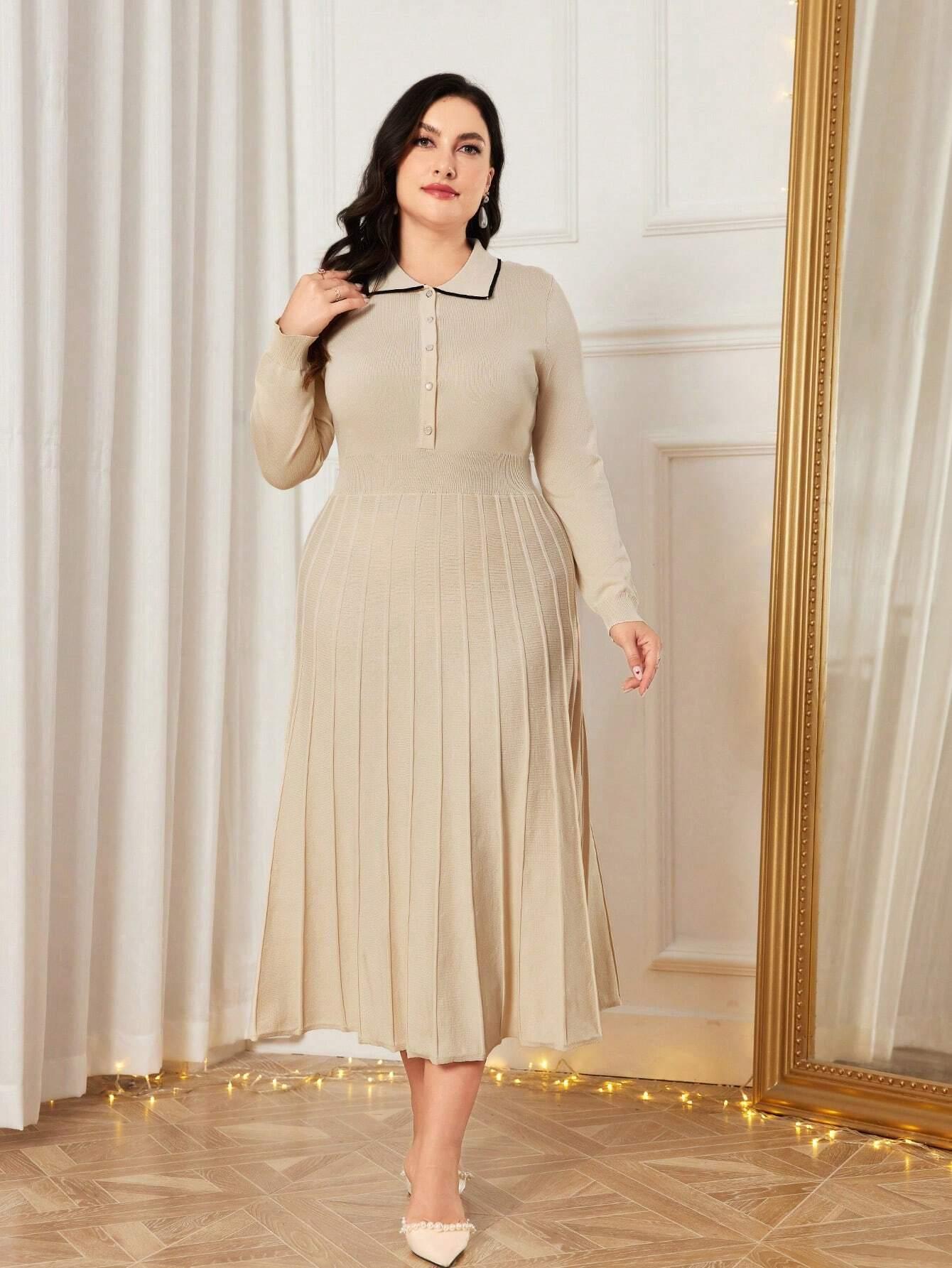 Vestido Plus Size de Malha com Gola Polo e Bainha Plissada