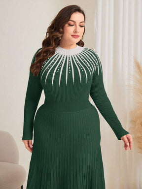 Vestido Suéter Plus Size com Detalhe de Pérola e Bloco de Cor