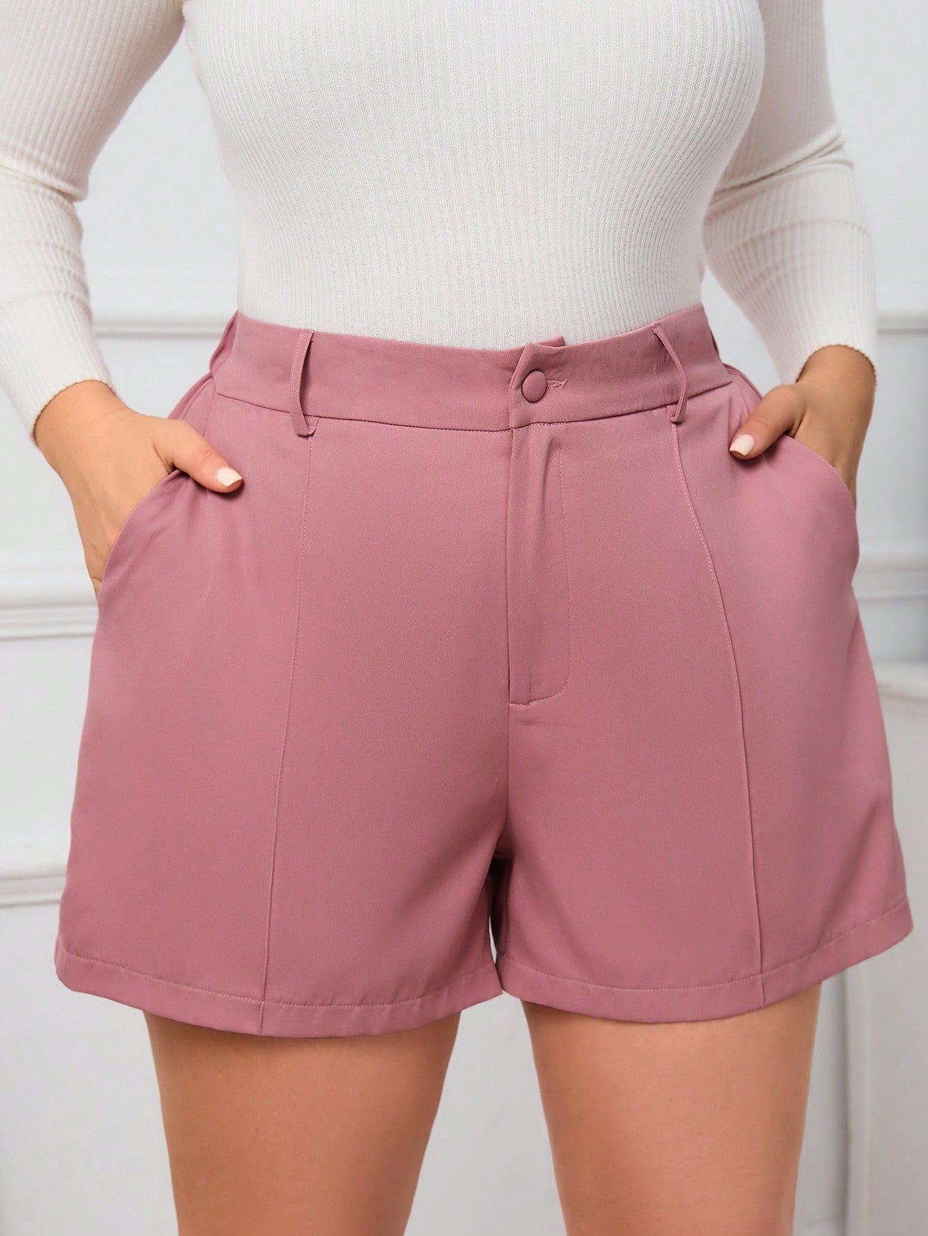 Shorts Plus Size Curto Casual de Perna Larga e Botão