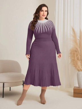 Vestido Suéter Plus Size com Detalhe de Pérola e Bloco de Cor